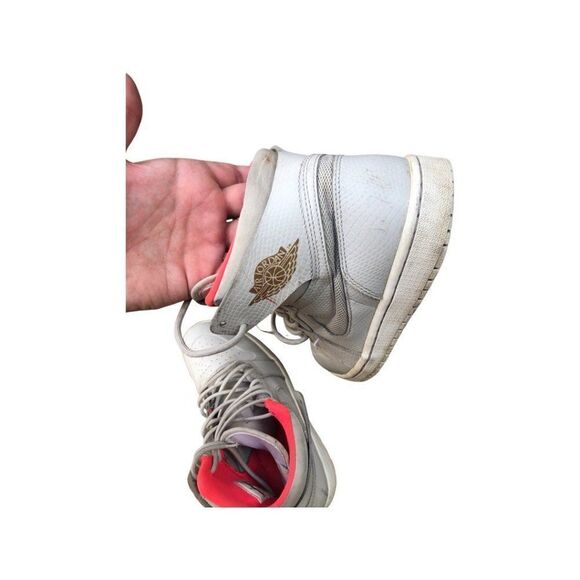 Nike Air Jordan 1 Retro High Nouveau Pure Platinum Crimson Size 8 - Picture 7 of 16